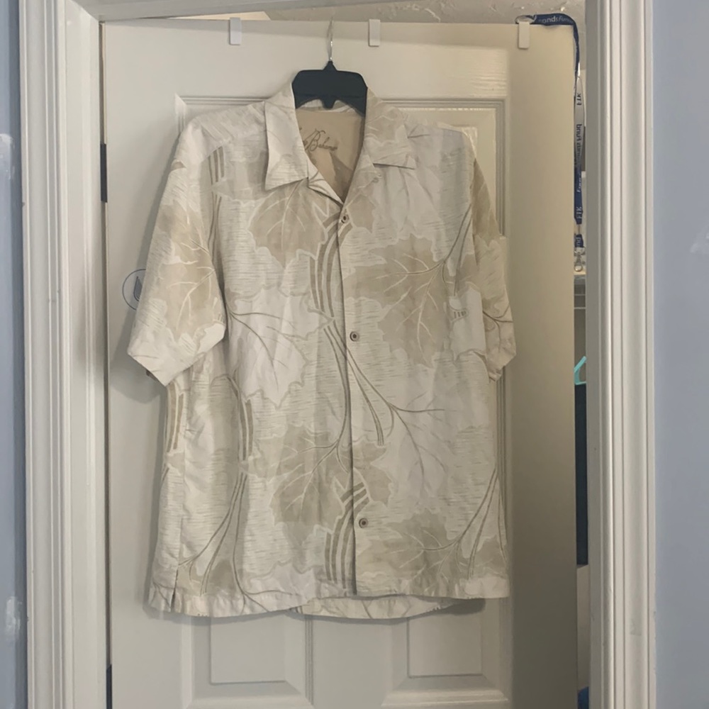 Tommy Bahama Floral Tan Shirt Size Medium